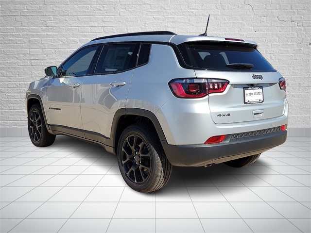 2026 Jeep Compass Latitude photo 3