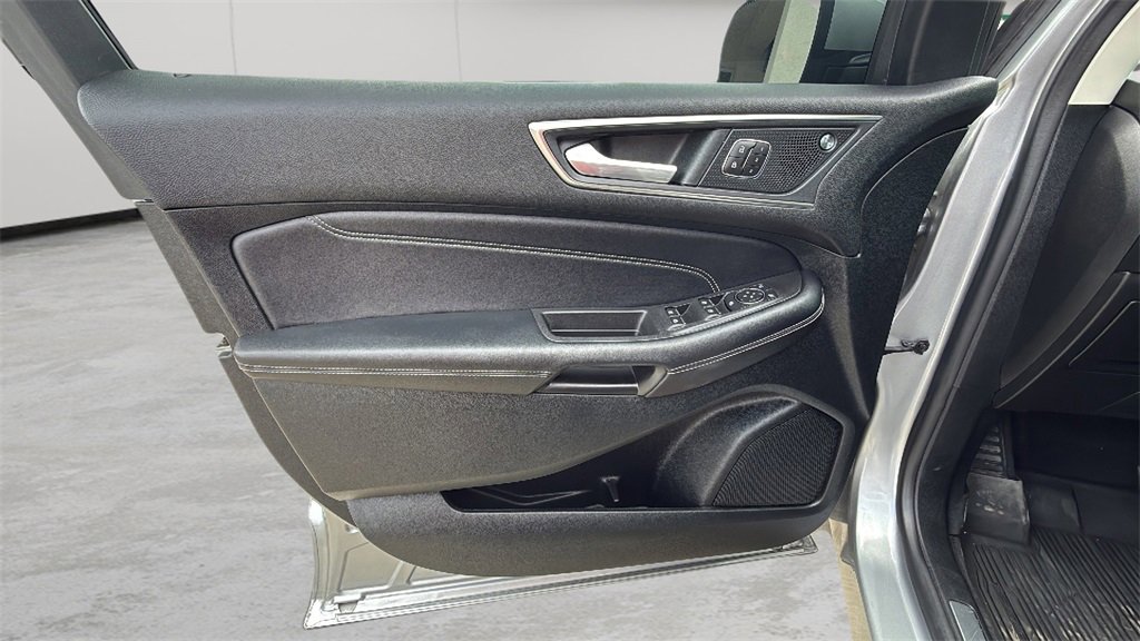 2022 Ford Edge Titanium photo 43