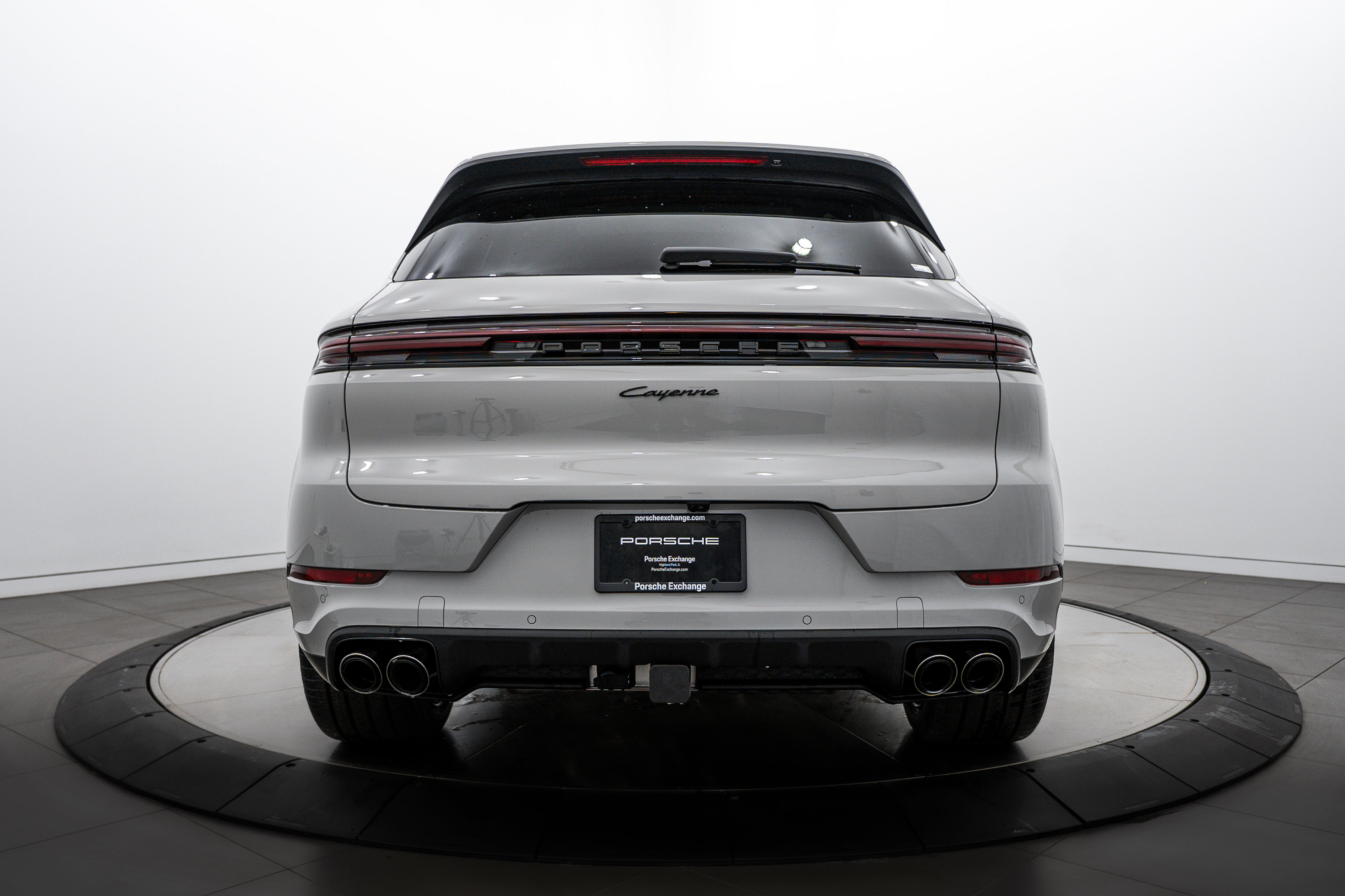 2026 Porsche Cayenne Base photo 3