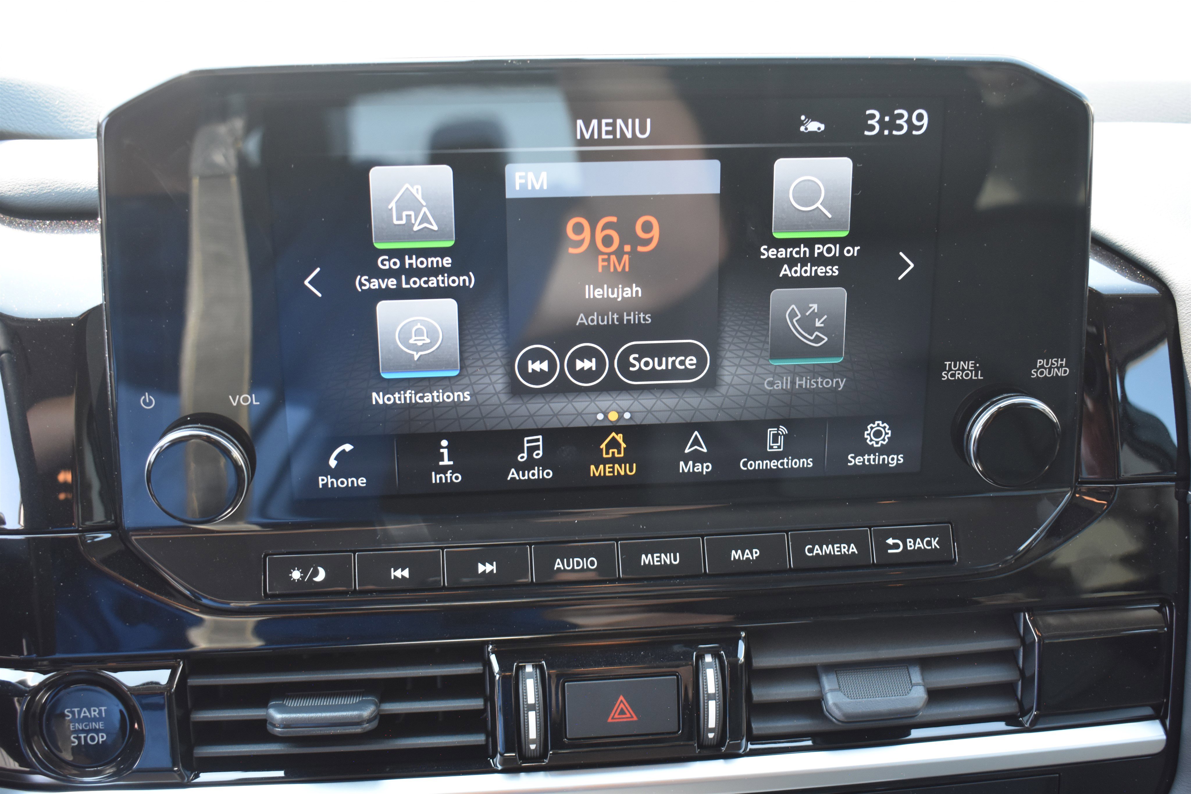 2025 Nissan Pathfinder SL photo 10