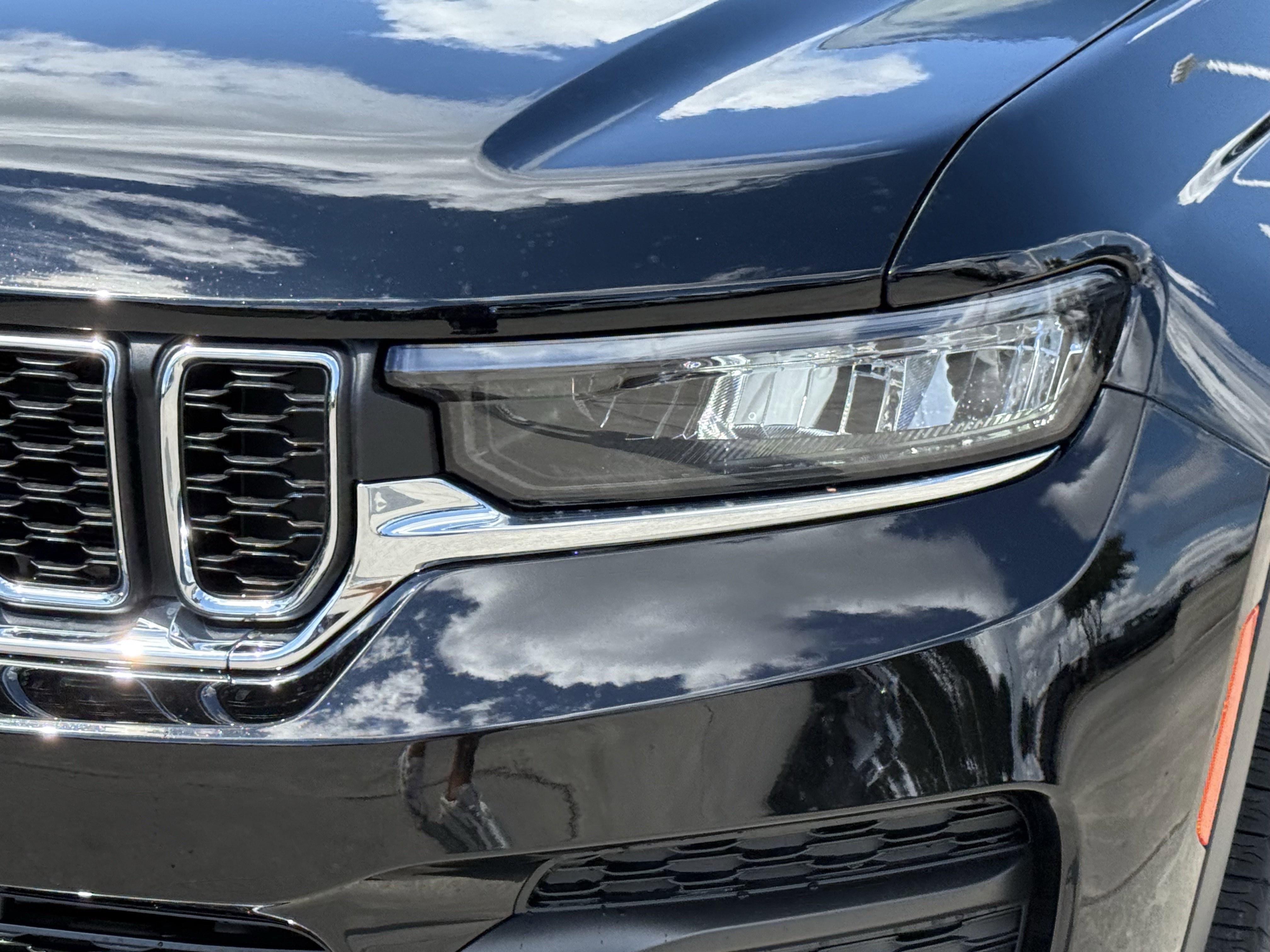 2025 Jeep Grand Cherokee Laredo Altitude photo 3