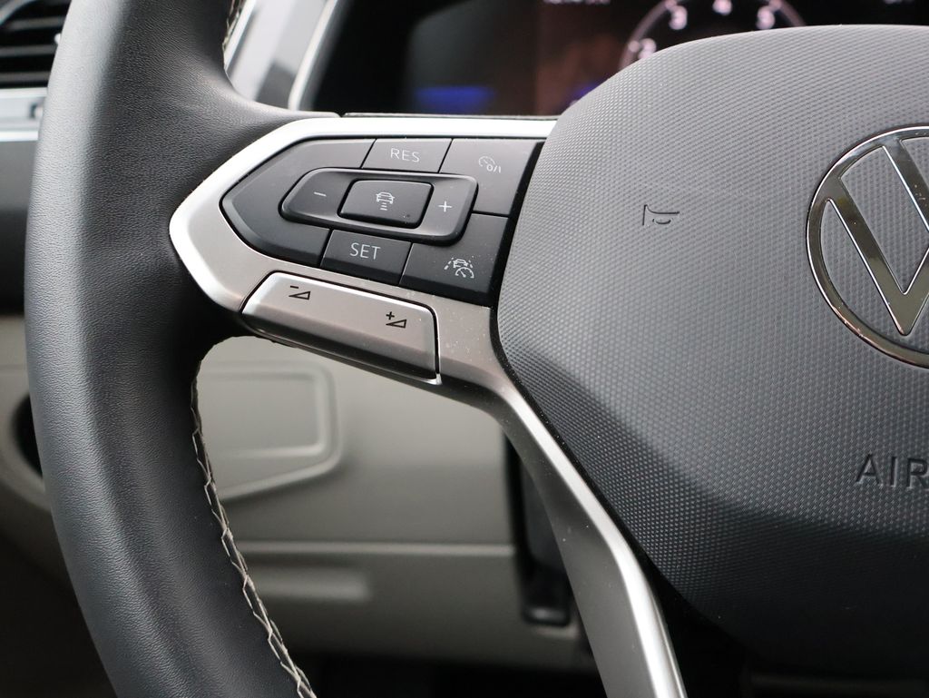 2024 Volkswagen Tiguan SE Wolfsburg Edition photo 26