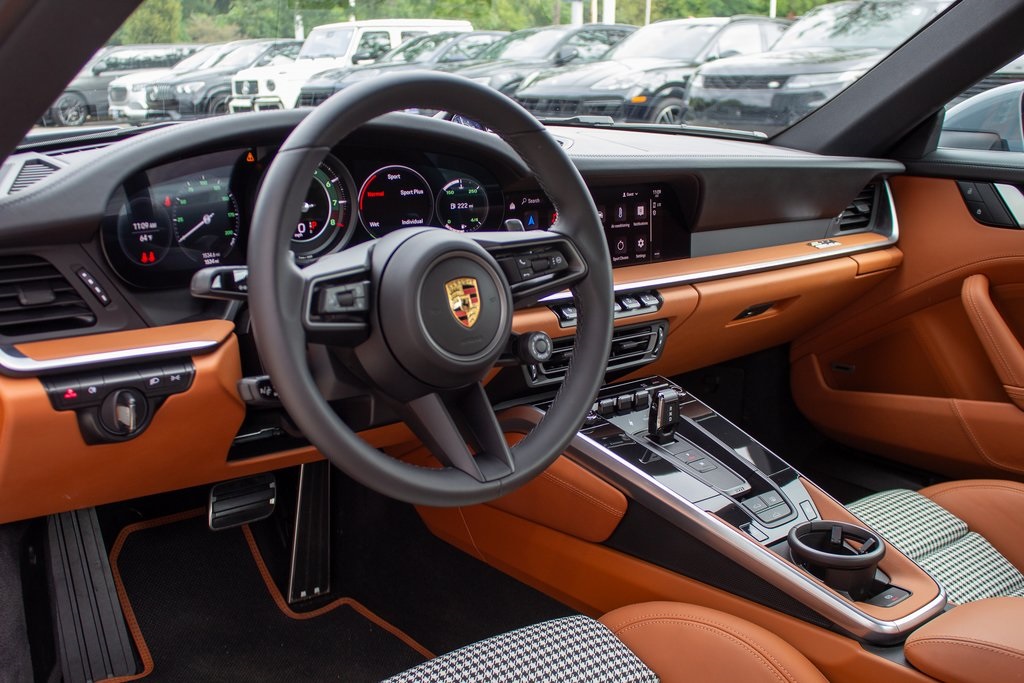 2024 Porsche 911 4S photo 11