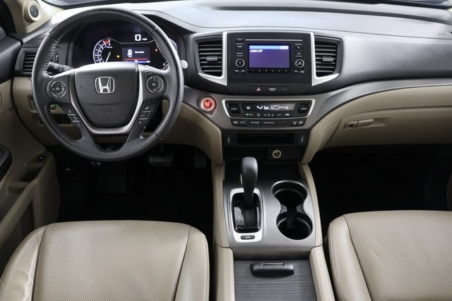 2017 Honda Ridgeline RTL photo 2