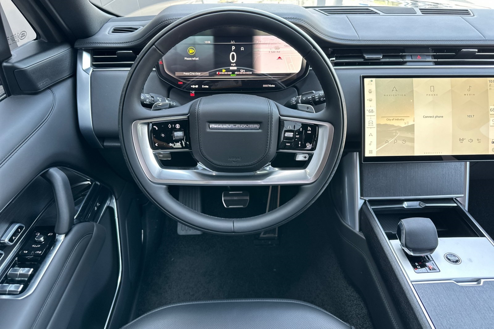 2025 Land Rover Range Rover SE photo 16