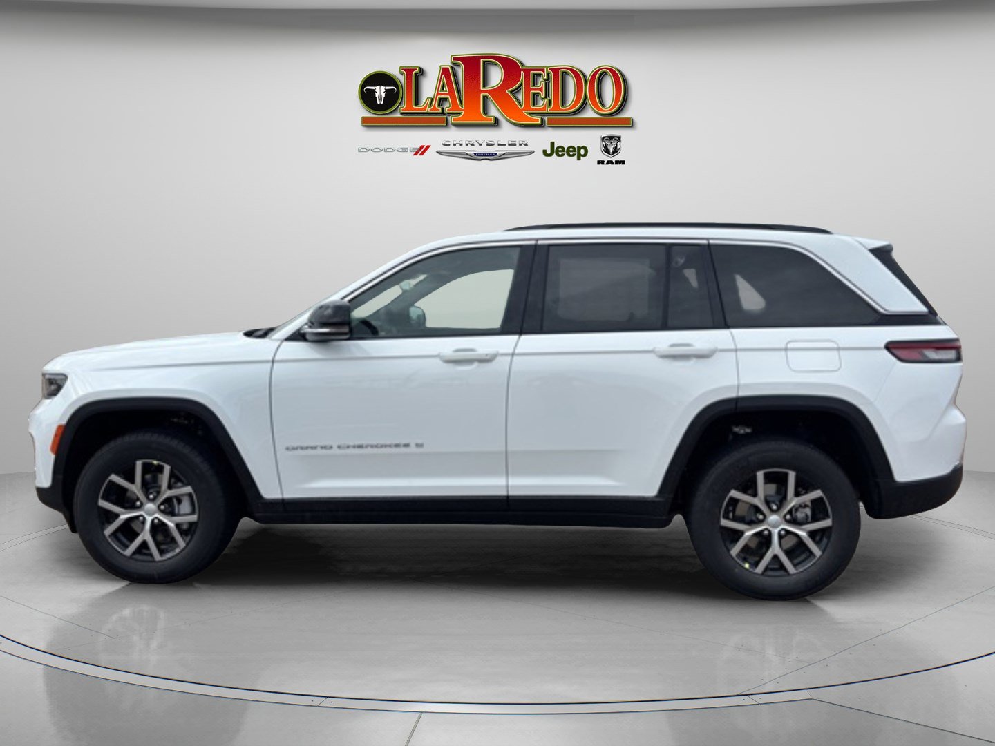 2025 Jeep Grand Cherokee Limited photo 2