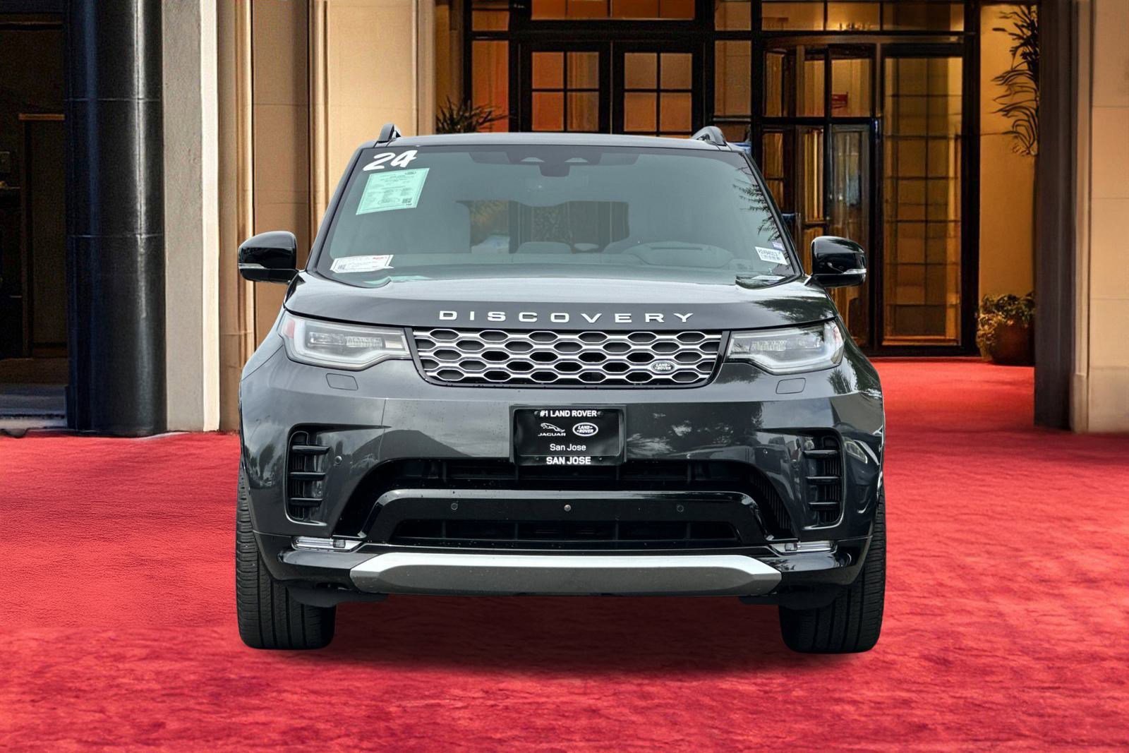 2024 Land Rover Discovery Metropolitan Edition photo 6