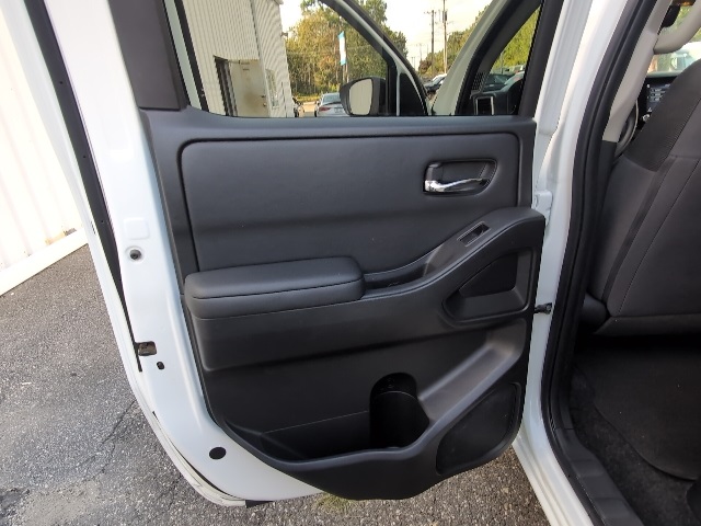 2023 Nissan Frontier SV photo 36
