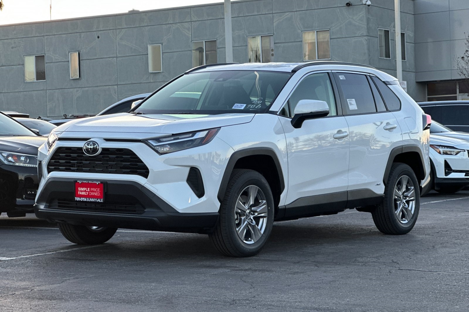2025 Toyota RAV4 Hybrid LE photo 2