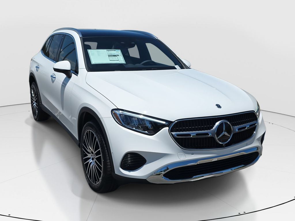 2025 Mercedes Benz GLC 300 photo 3