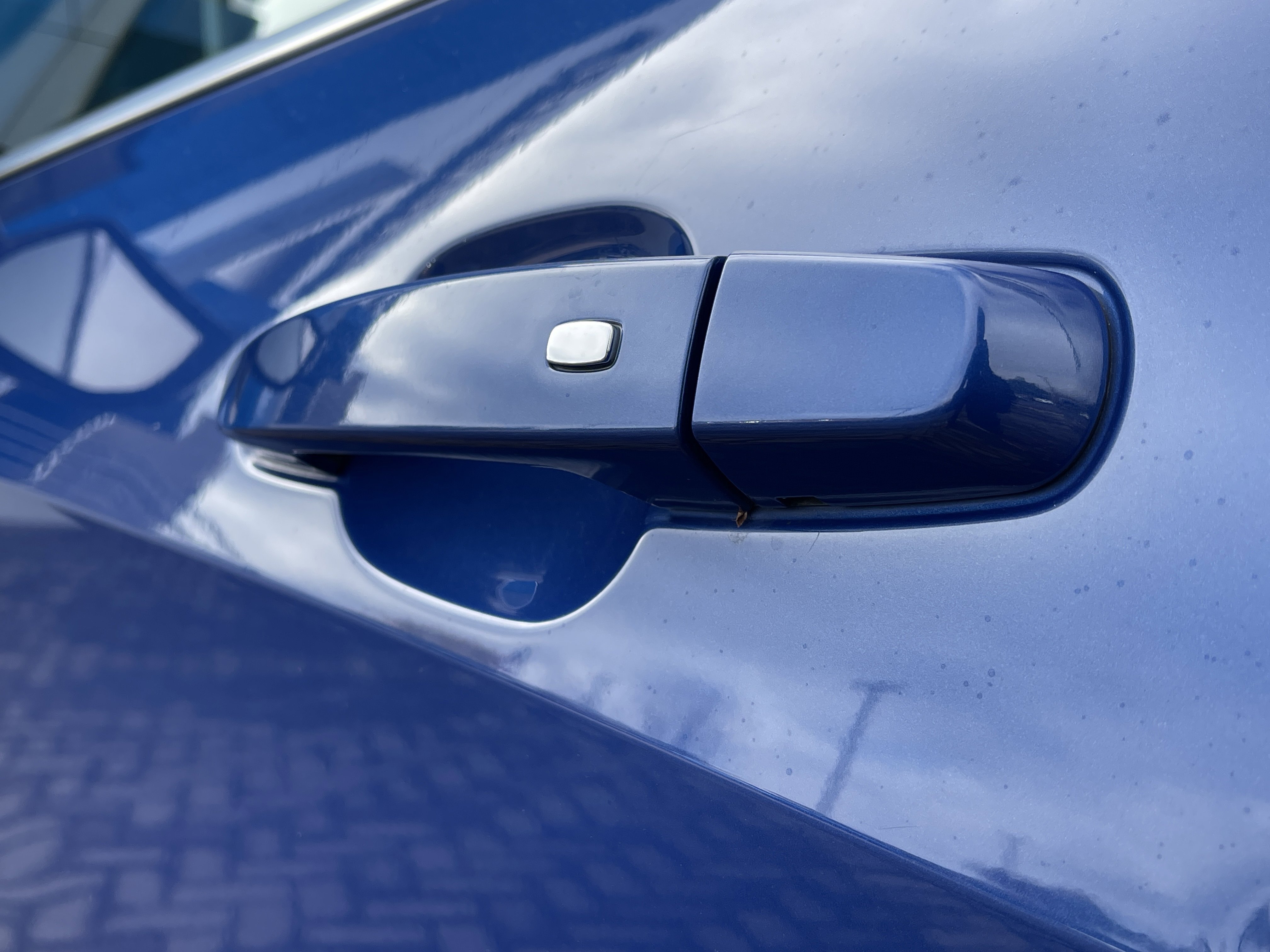 2023 Chevrolet Malibu 1LT photo 2