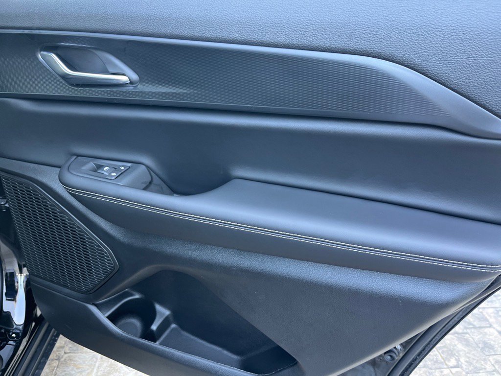 2025 Jeep Grand Cherokee Laredo Altitude photo 16