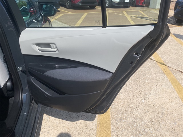 2025 Toyota Corolla LE photo 12