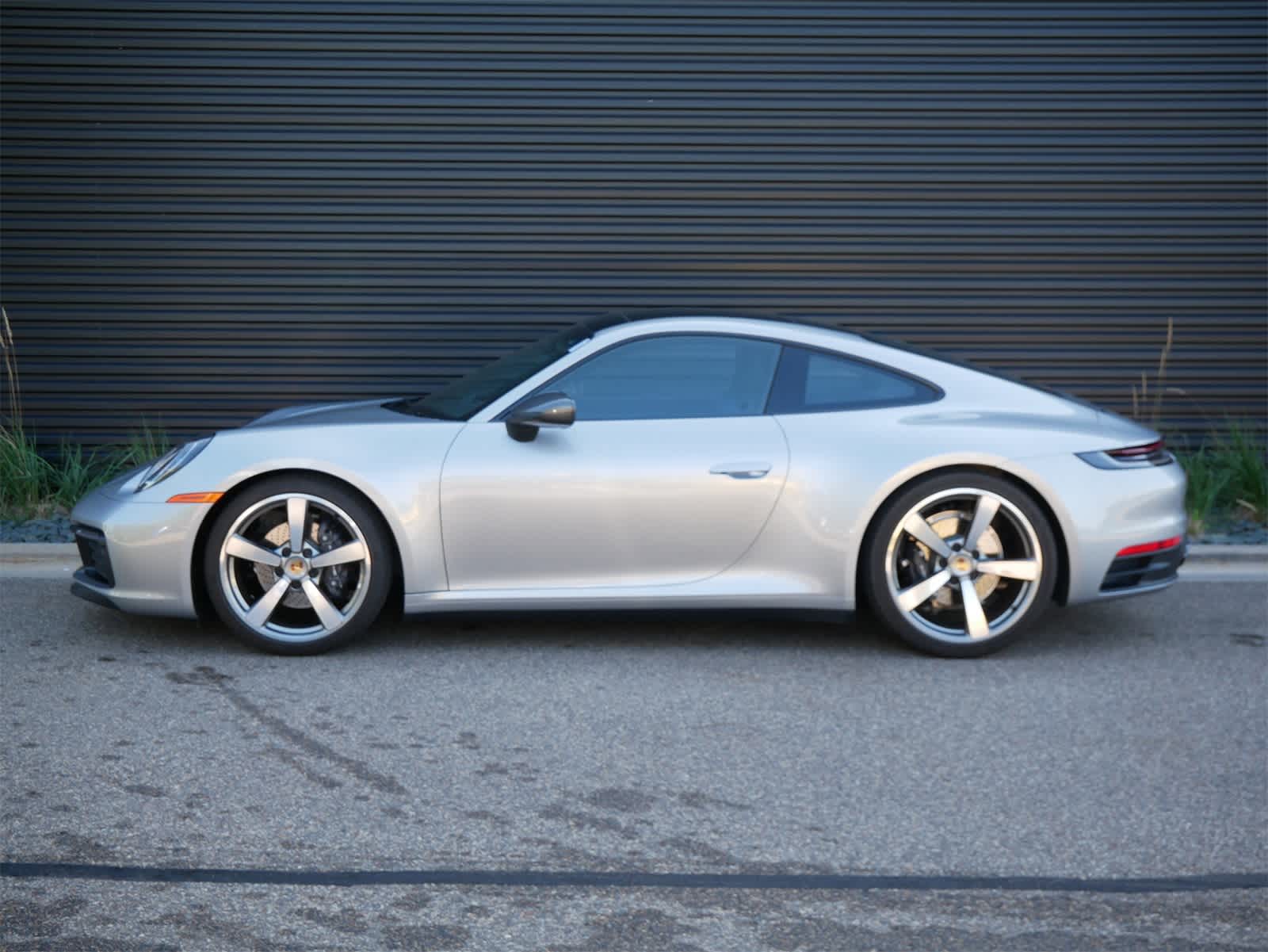 2023 Porsche 911 T photo 2