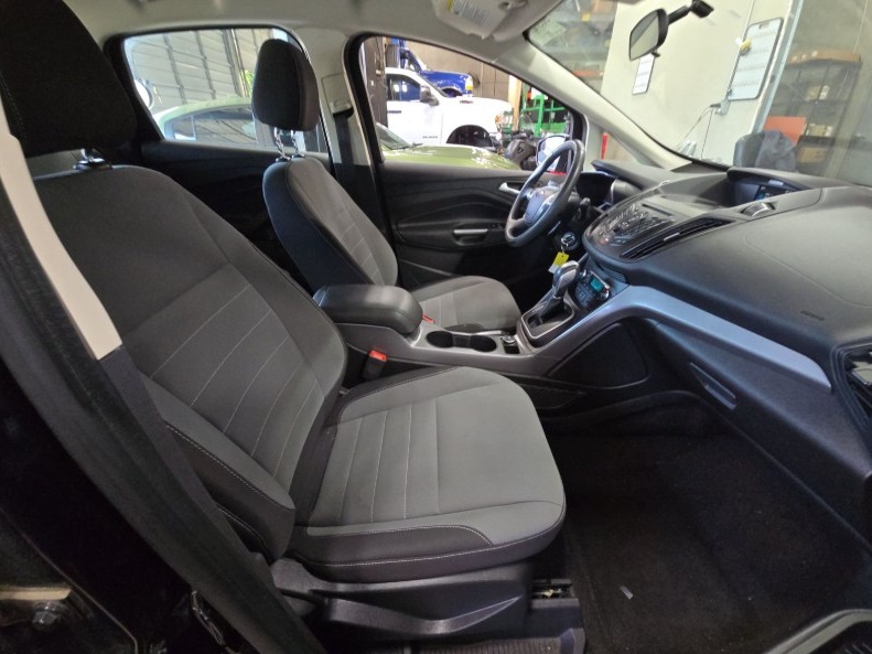 2016 Ford C-Max Hybrid SE photo 17