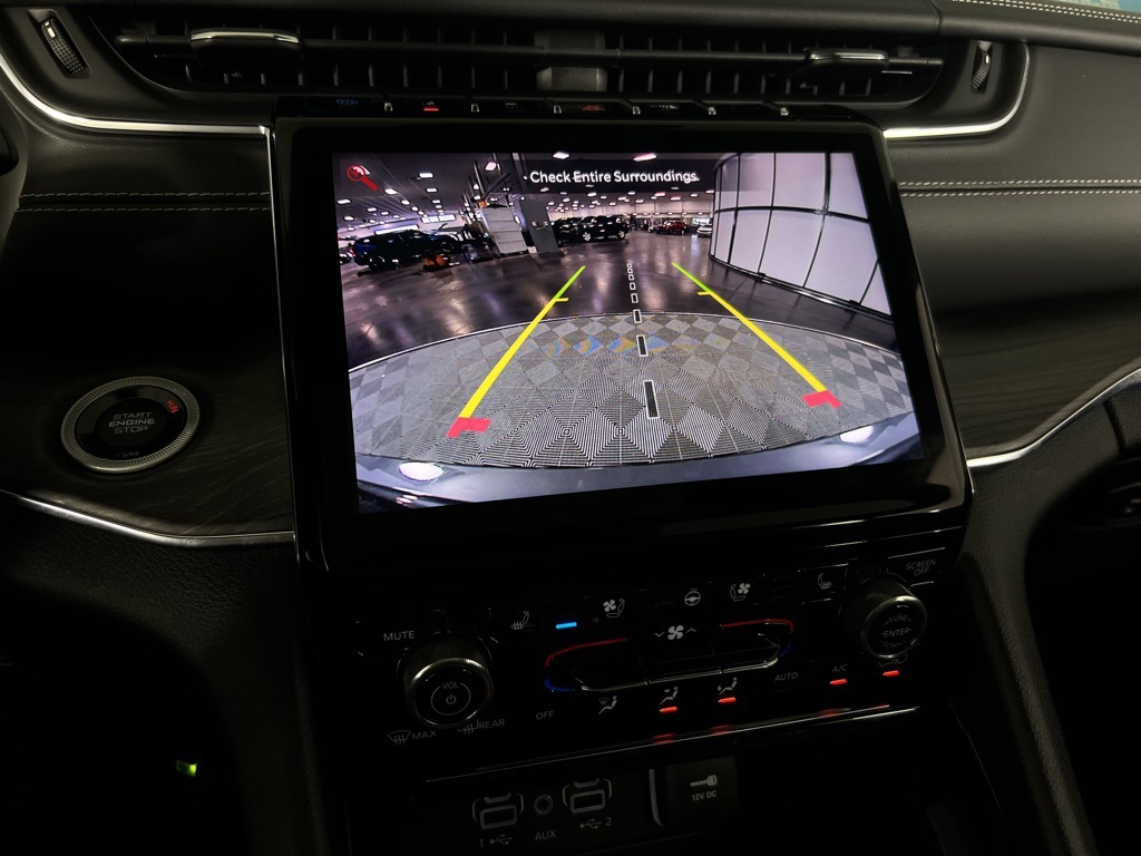 2023 Jeep Grand Cherokee Overland 4xe photo 14