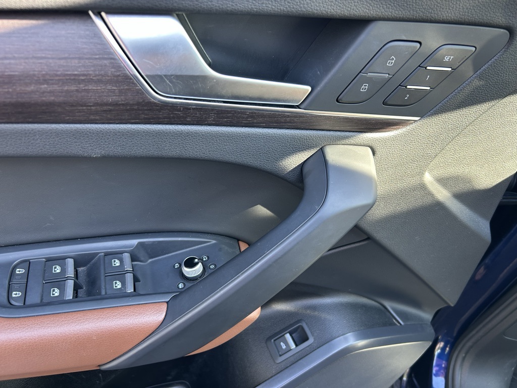 2022 Audi Q5 45 S line Premium photo 10