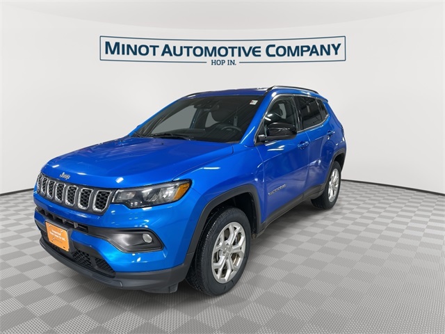 2024 Jeep Compass Latitude photo 2