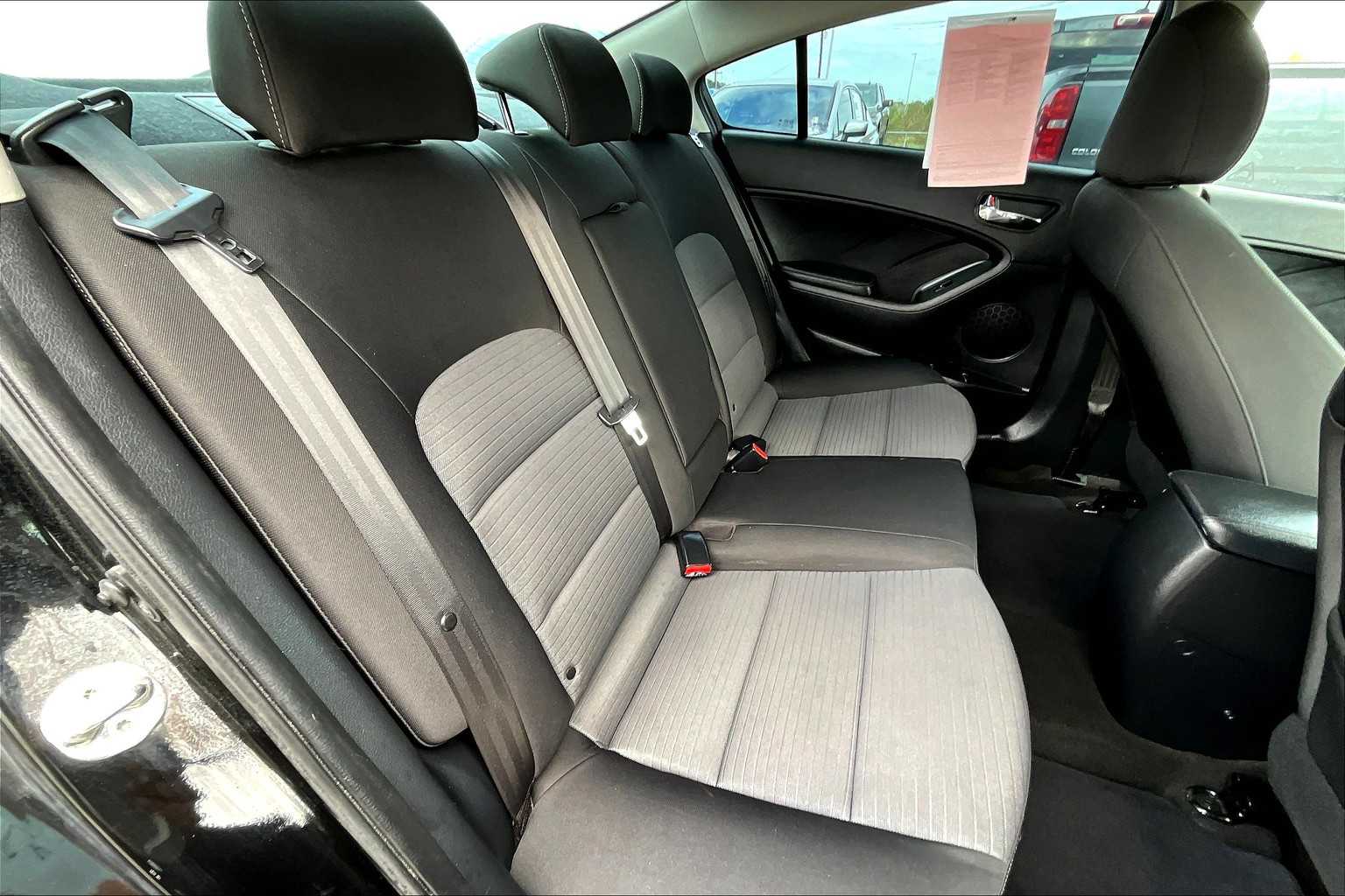 2015 Kia Forte LX photo 18