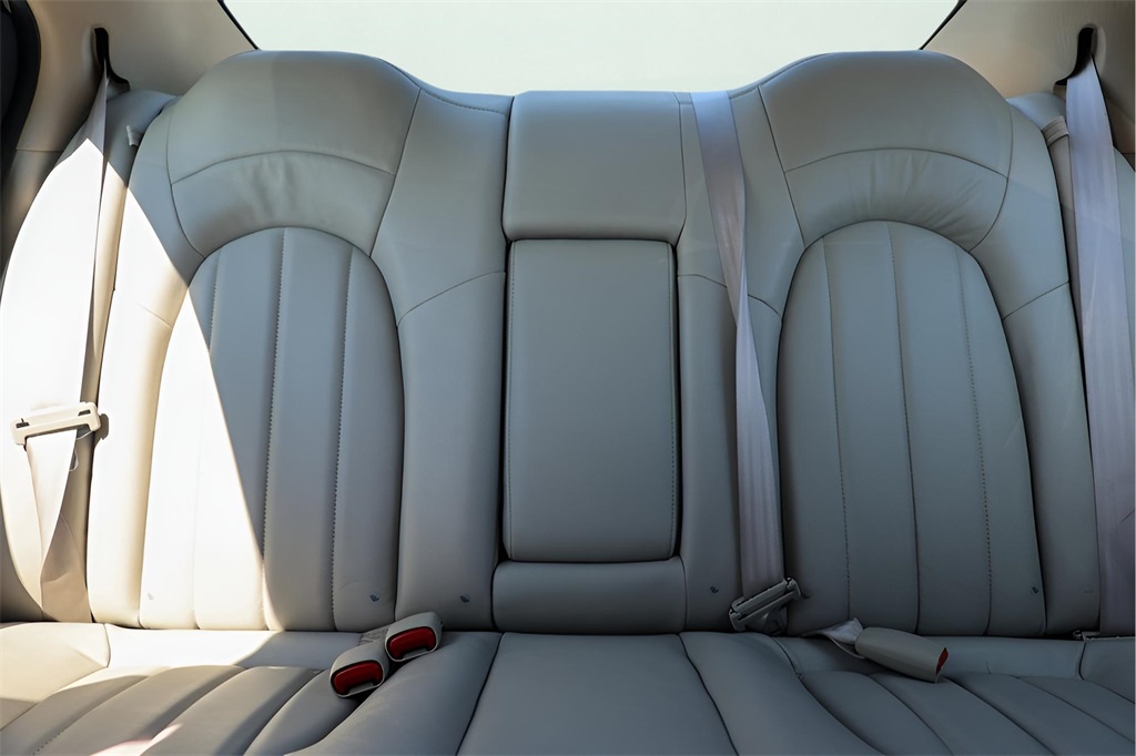2004 Chrysler 300 photo 18