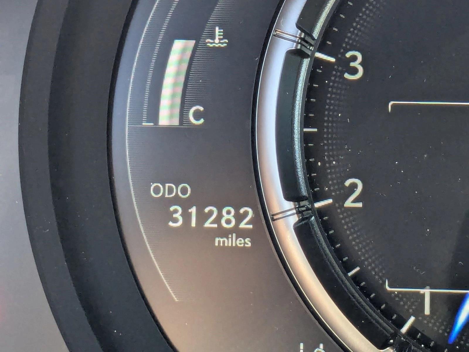 2022 Lexus IS 350 F SPORT photo 10