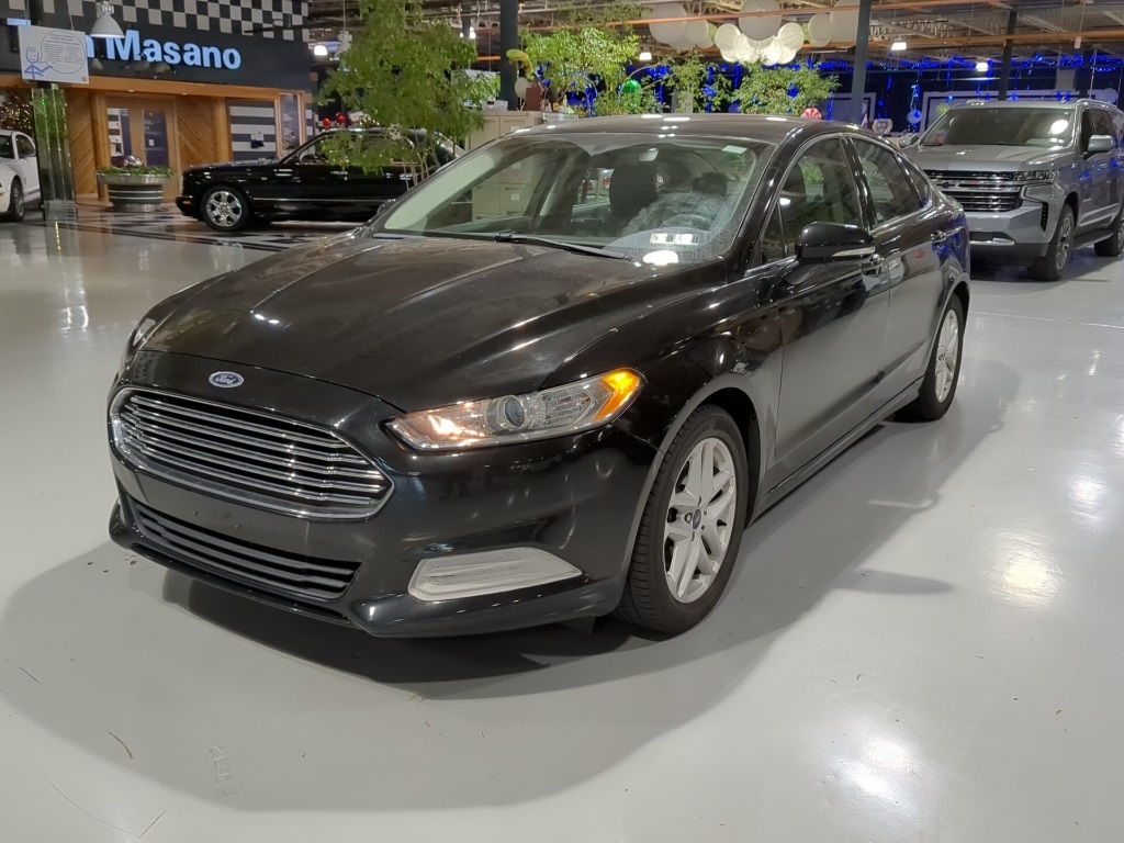 2016 Ford Fusion SE's photo