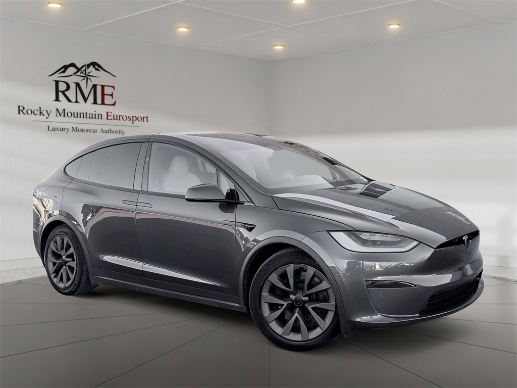 2022 Tesla Model X Long Range's photo