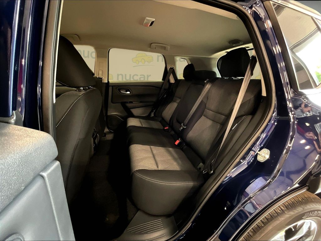 2026 Nissan Rogue SV photo 9