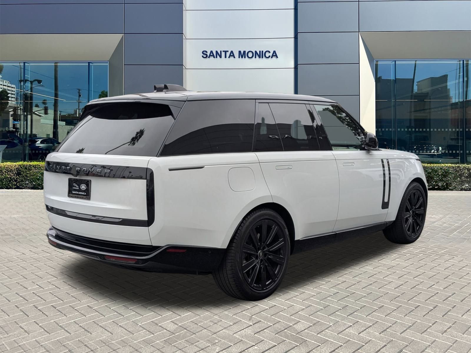 2024 Land Rover Range Rover SE photo 5