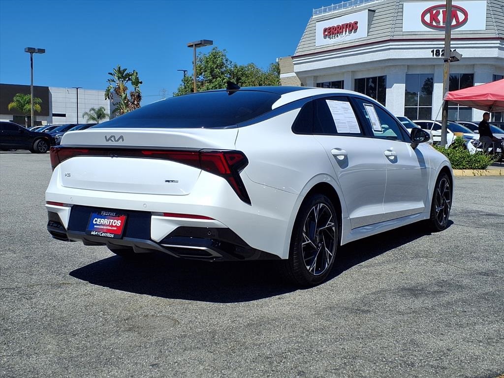 2025 Kia K5 GT-Line photo 5