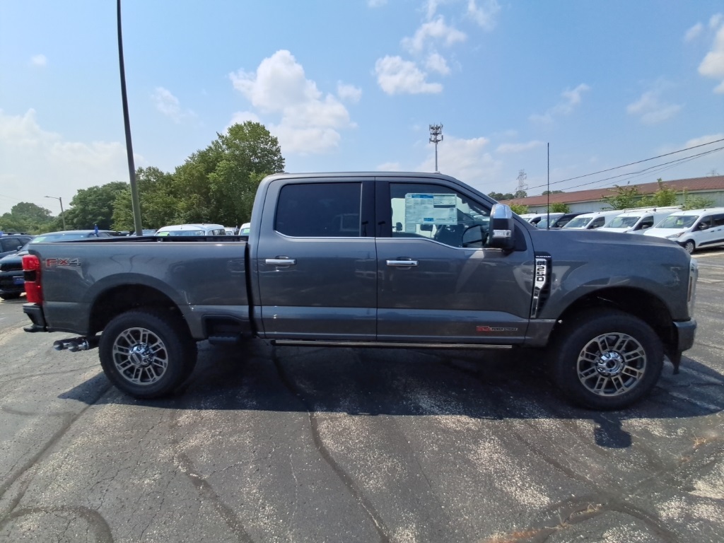 2025 Ford F-250 Platinum photo 3
