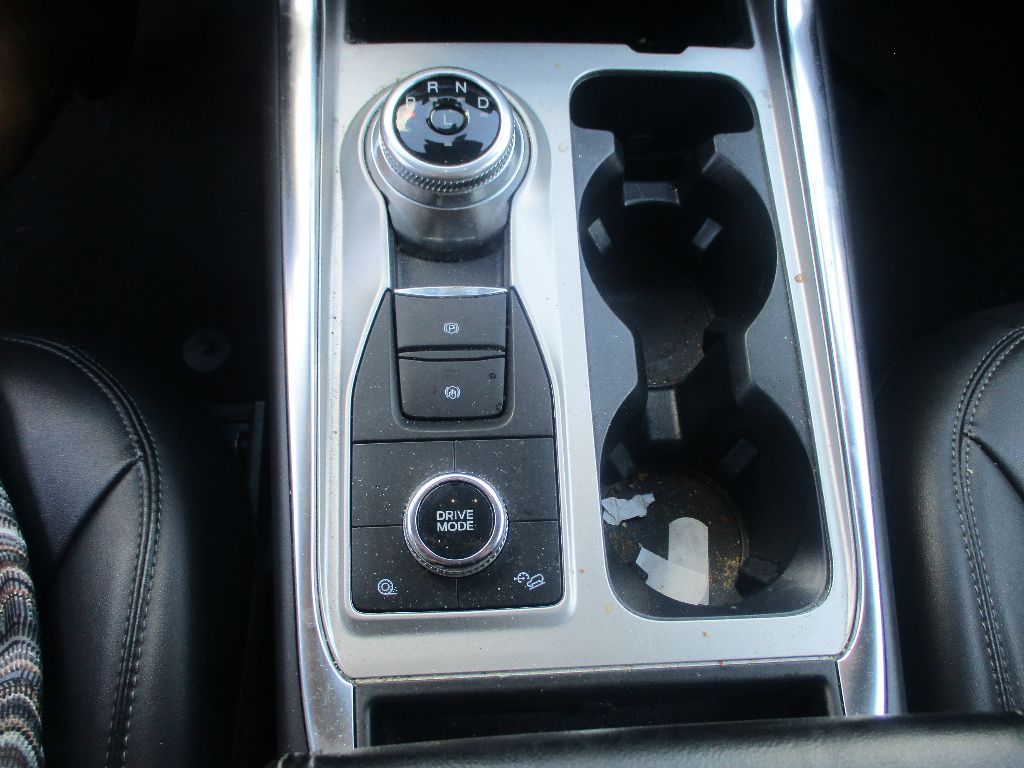 2022 Ford Explorer XLT photo 9