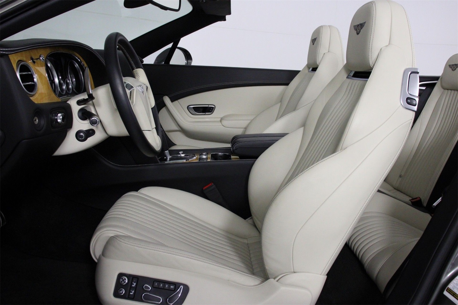 2017 Bentley Continental GT V8 photo 2