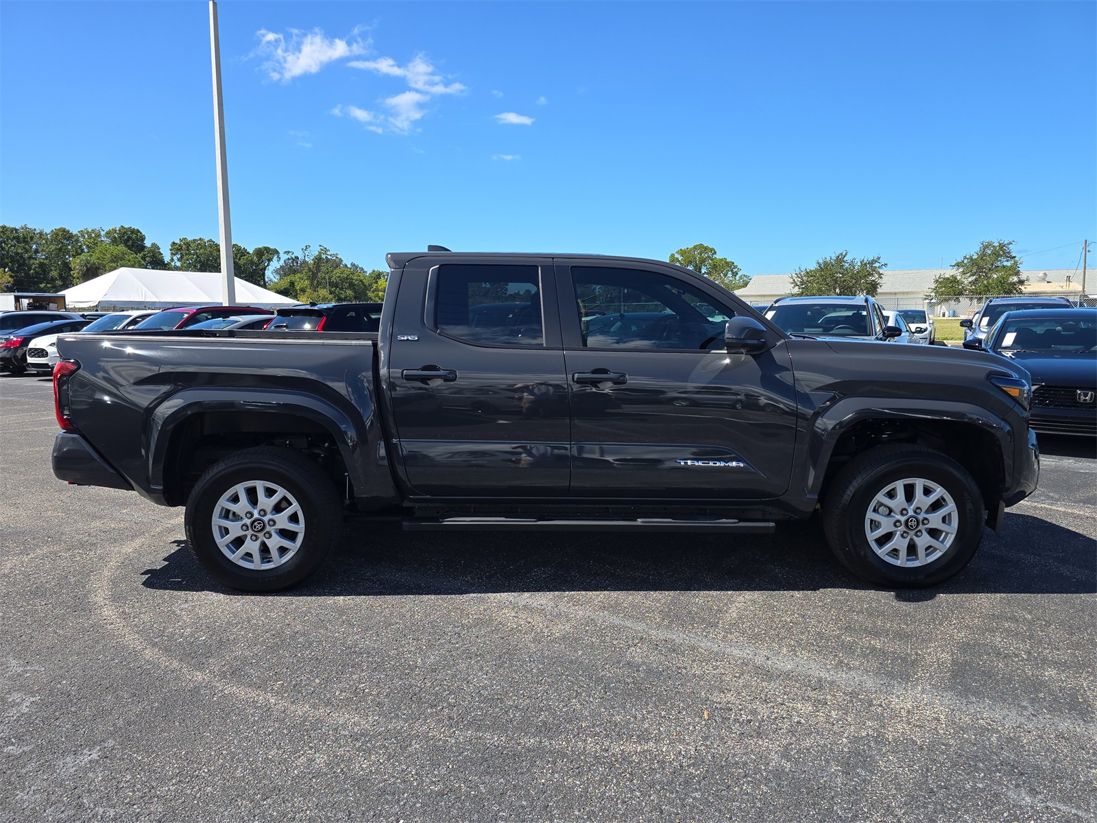 2025 Toyota Tacoma SR5 photo 3