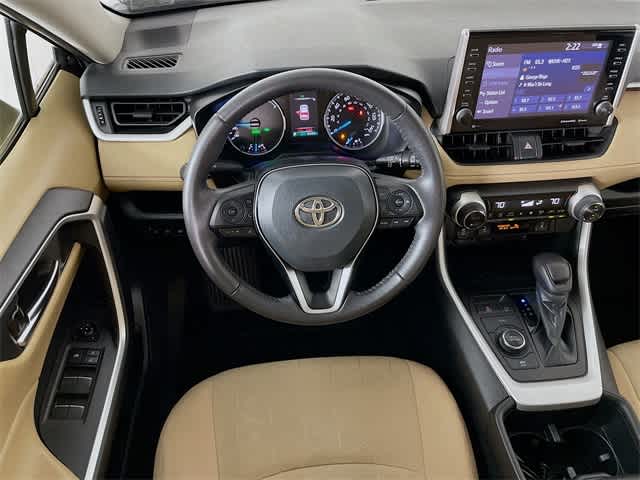 2022 Toyota RAV4 Hybrid XLE photo 24