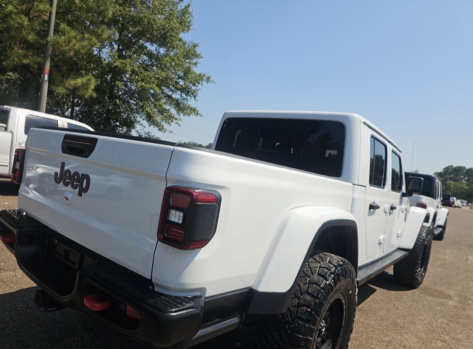 2020 Jeep Gladiator Rubicon photo 2