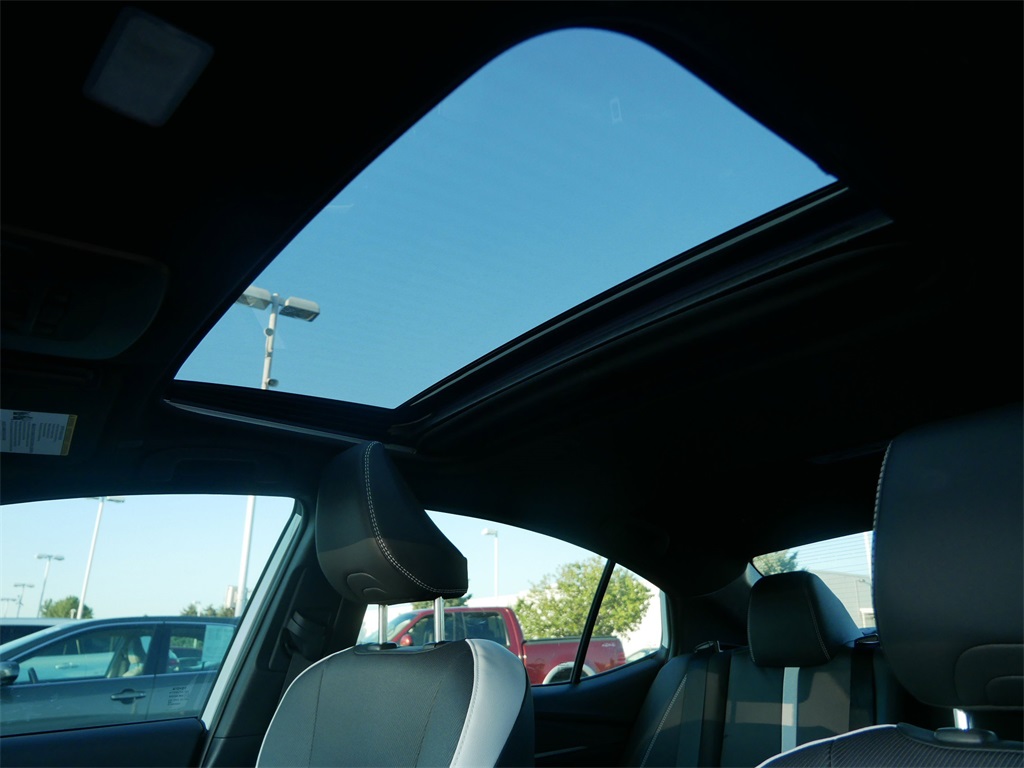 2025 Toyota Camry SE photo 10