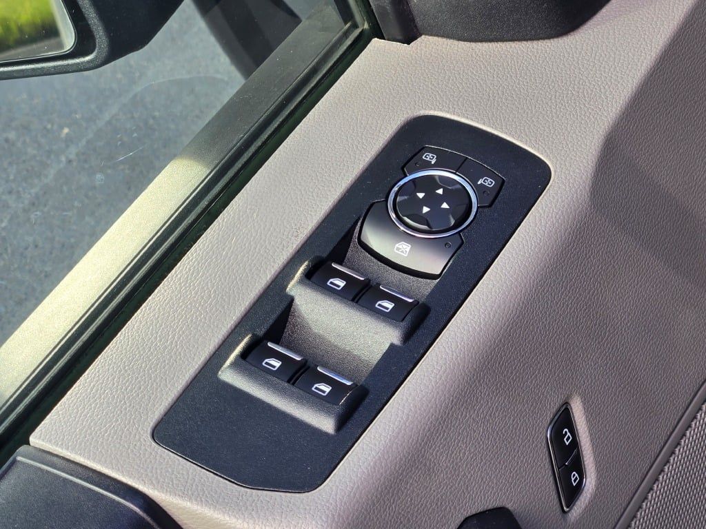 2020 Ford F-150 XL photo 16
