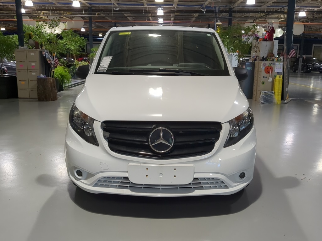 2023 Mercedes Benz Metris Passenger Van photo 2