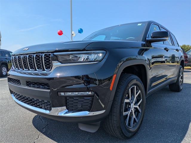 2025 Jeep Grand Cherokee Limited photo 7