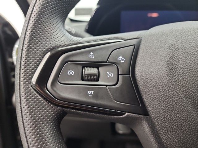 2024 Chevrolet Trax LT photo 18