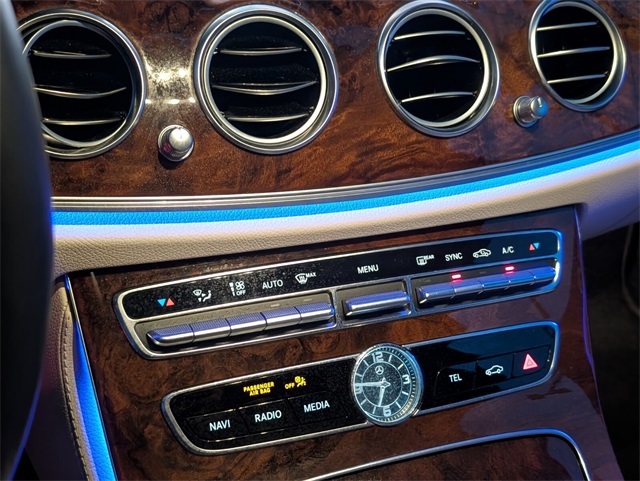 2019 Mercedes Benz E 300 4MATIC photo 18