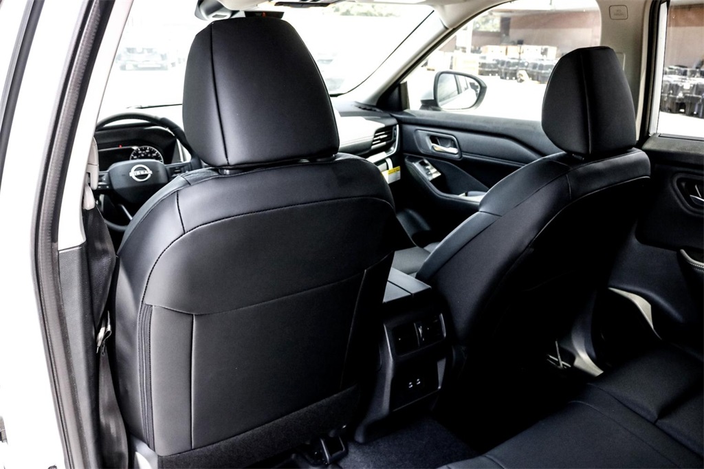 2025 Nissan Rogue SV photo 20