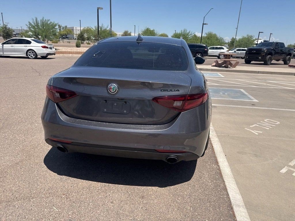 2020 Alfa Romeo Giulia Base photo 5