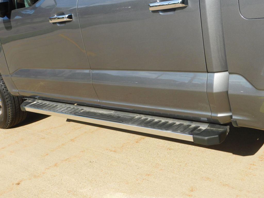 2024 Ford F-150 XLT photo 2