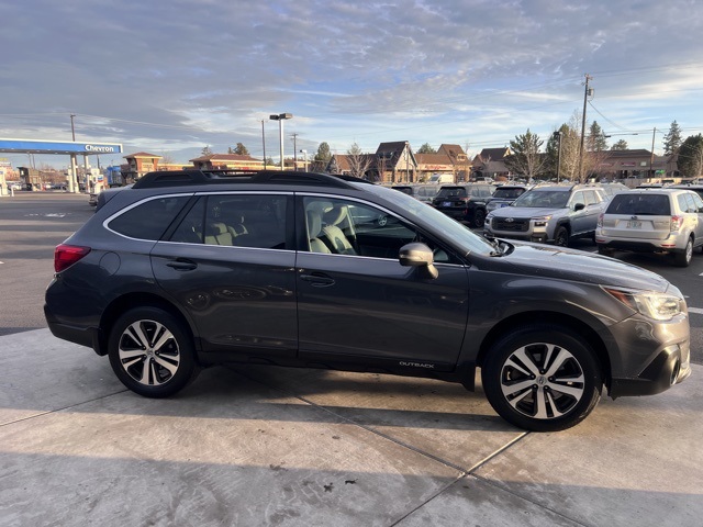 2019 Subaru Outback 2.5i photo 2
