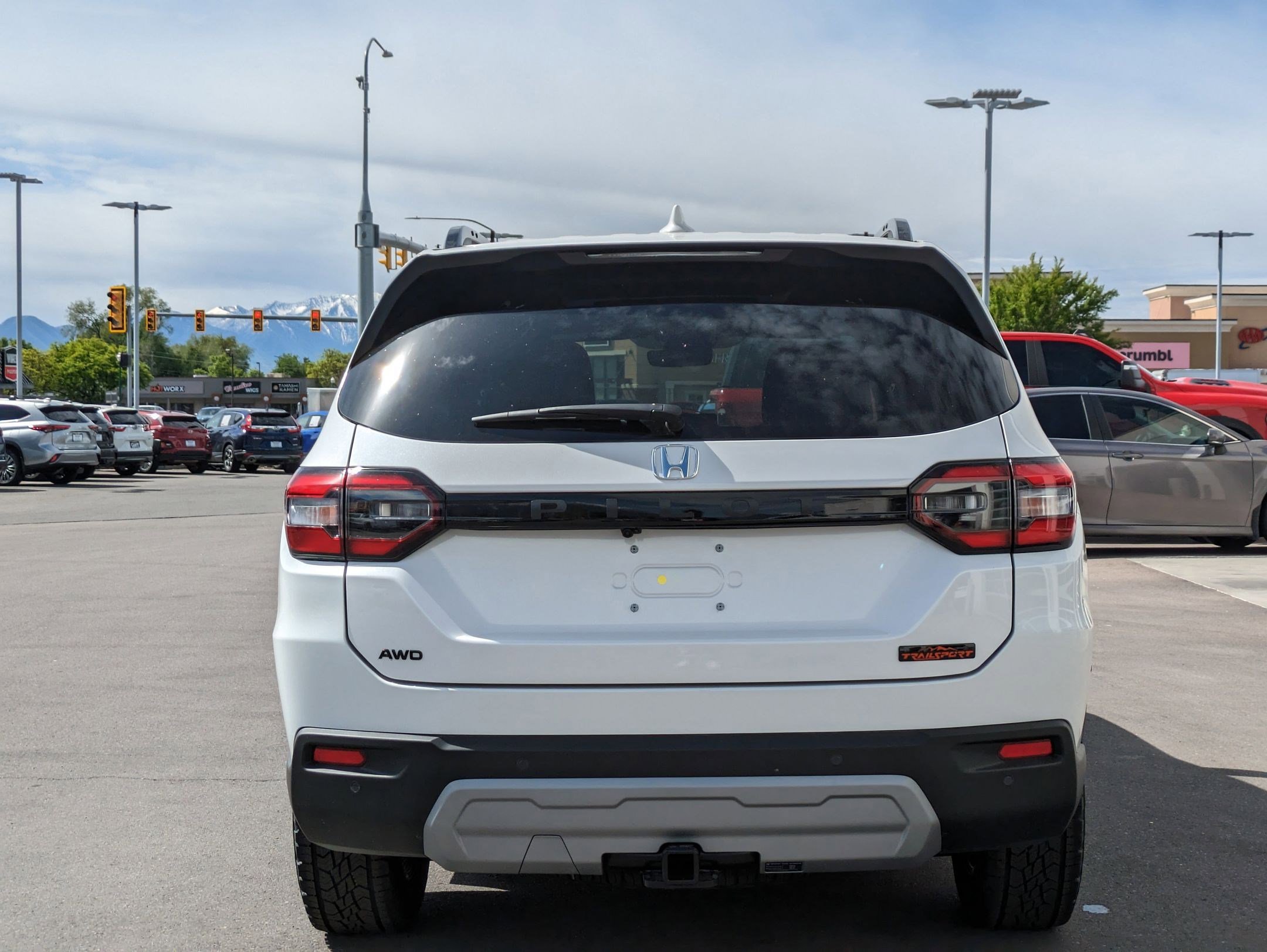 2025 Honda Pilot TrailSport photo 4