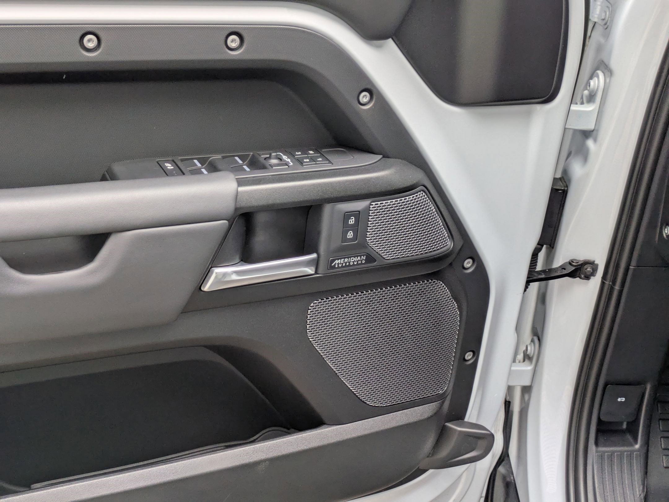 2023 Land Rover Defender 110 V8 110 Carpathian Edition photo 12