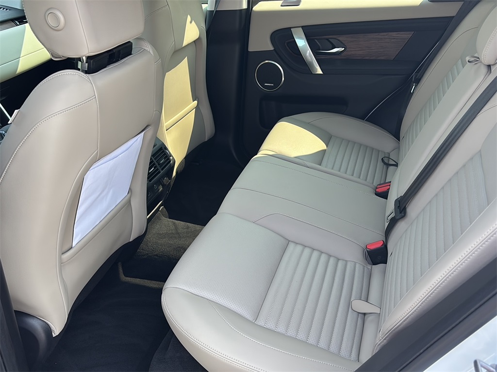 2025 Land Rover Discovery Sport S photo 24