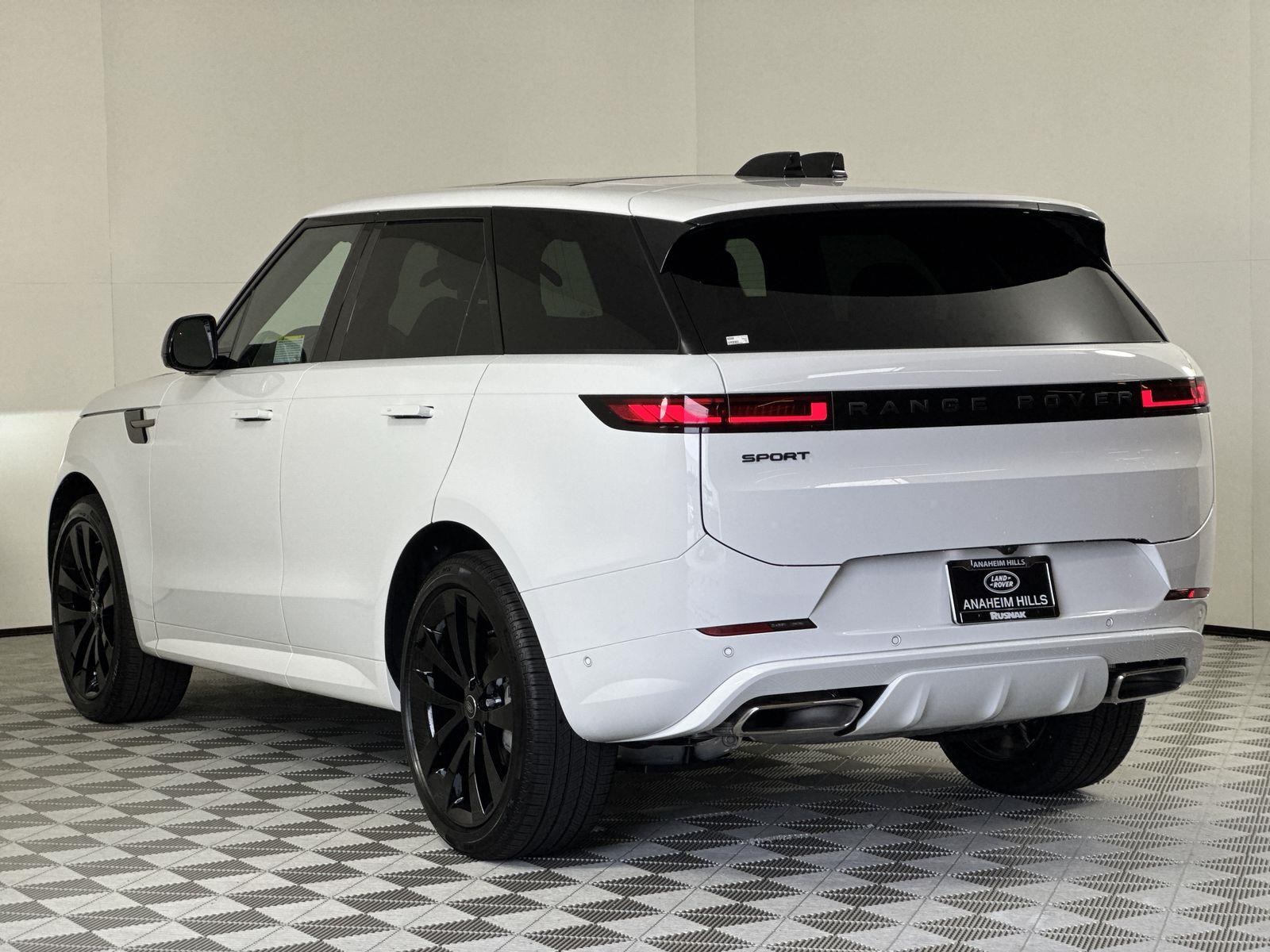 2025 Land Rover Range Rover Sport SE photo 3